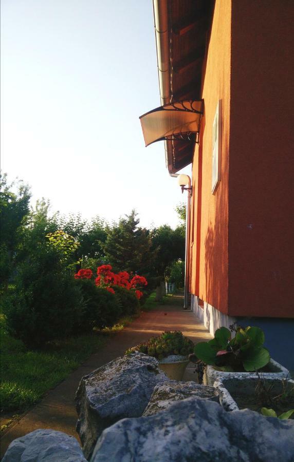 Kuca Za Odmor Mirni Kutak Vukovar Exterior foto